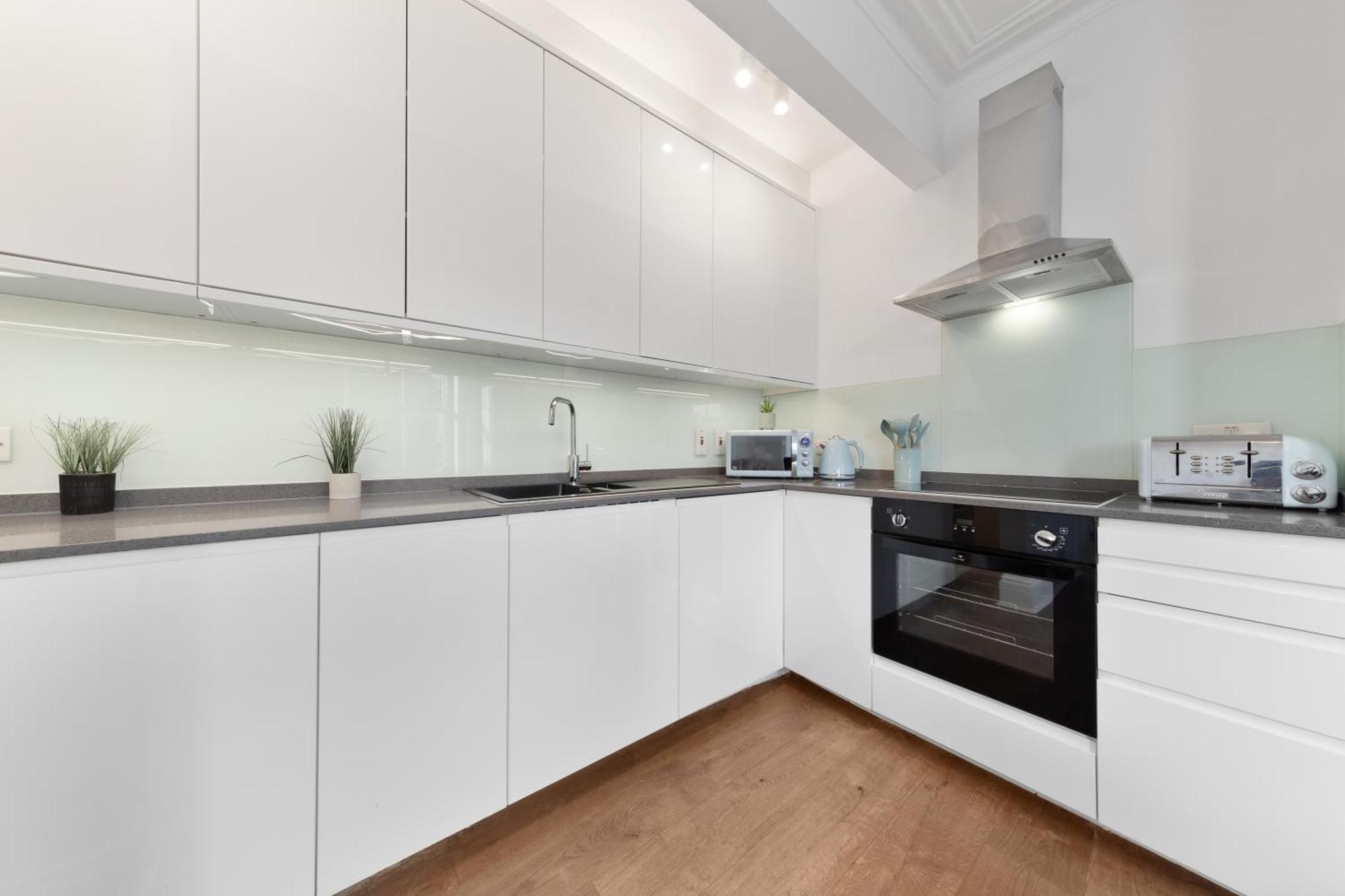 Luxury 4 Bedroom Flat With Stunning Shard View From Terrace In Central London! Next To Station, Sleeps 9 Екстер'єр фото