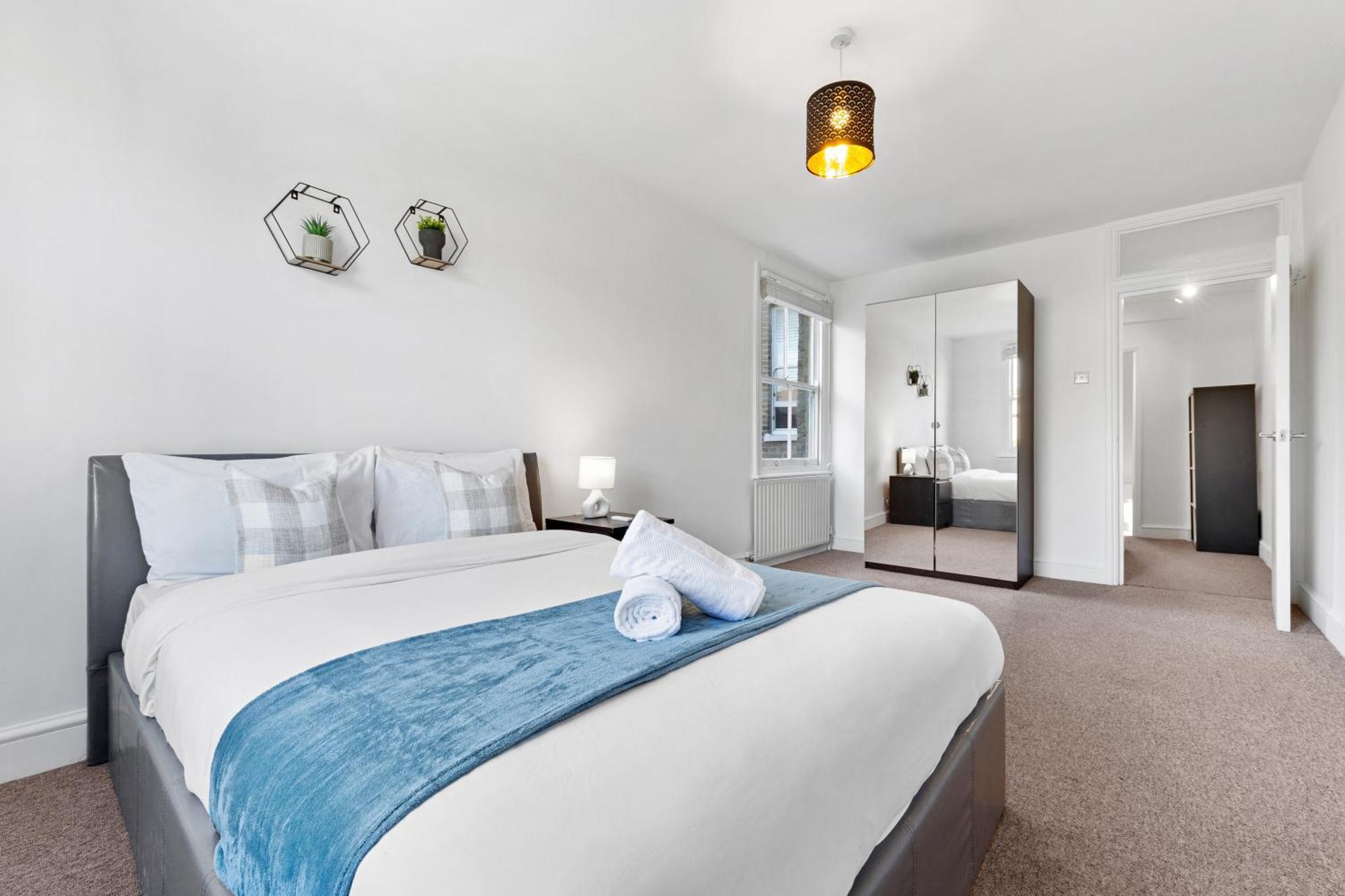 Luxury 4 Bedroom Flat With Stunning Shard View From Terrace In Central London! Next To Station, Sleeps 9 Екстер'єр фото